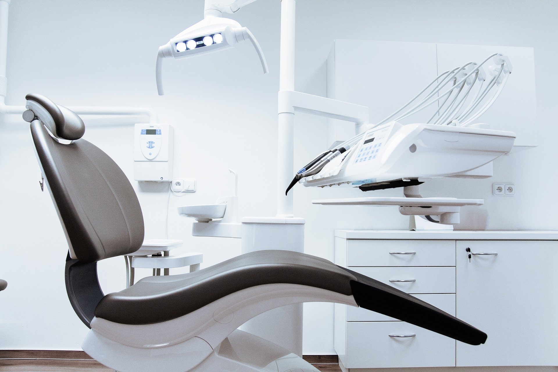 Leczenie zębów pod narkozą – komfort i bezpieczeństwo pacjenta